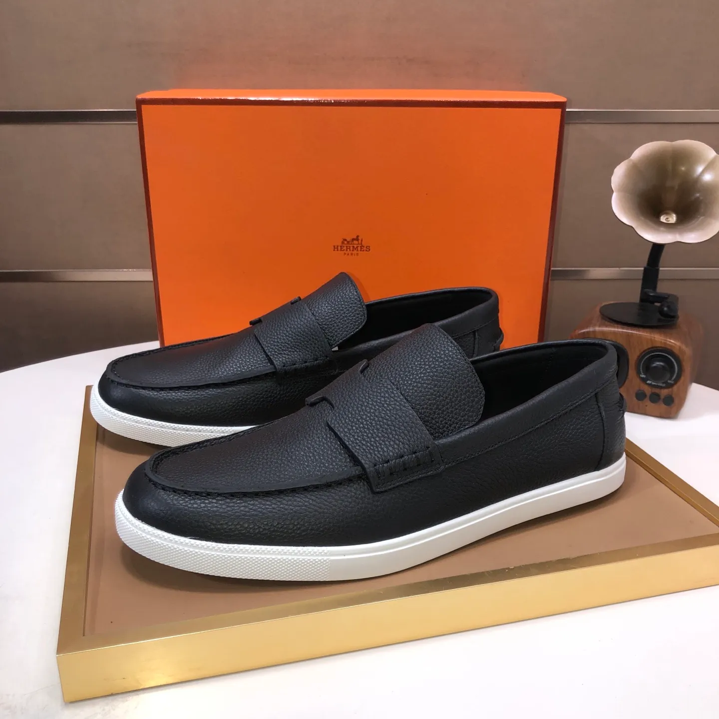 Men's shoes💰560💰[HERMES] (cowhide lining)🍀Italian top luxury🍀He does not pursue novel styles and gorgeous colors, but attracts the favor of successful men with his flawless, elegant and classic style. Formal leather shoes This very comfortable, simple and stable style allows you to easily match any style! The pattern is absolutely 1:1 refined from the original case, and we strive for excellence in materials, imported cowhide + cowhide lining💪💪💪extraordinary texture👍! .Code number: 39-45 (45 customized)